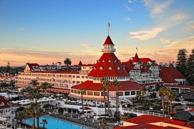 22-hotel-del-coronado-property-pool-sunset-turret-14-jbahu-med