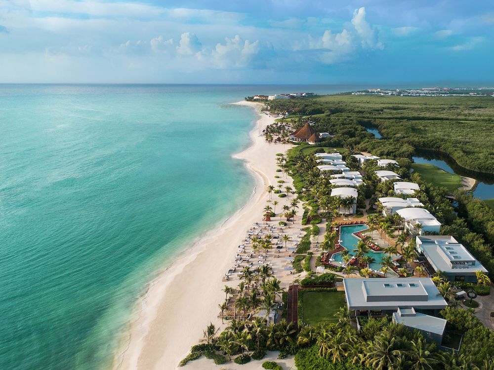 andaz_mayakoba_-_aerial_shot_of_the_beach_